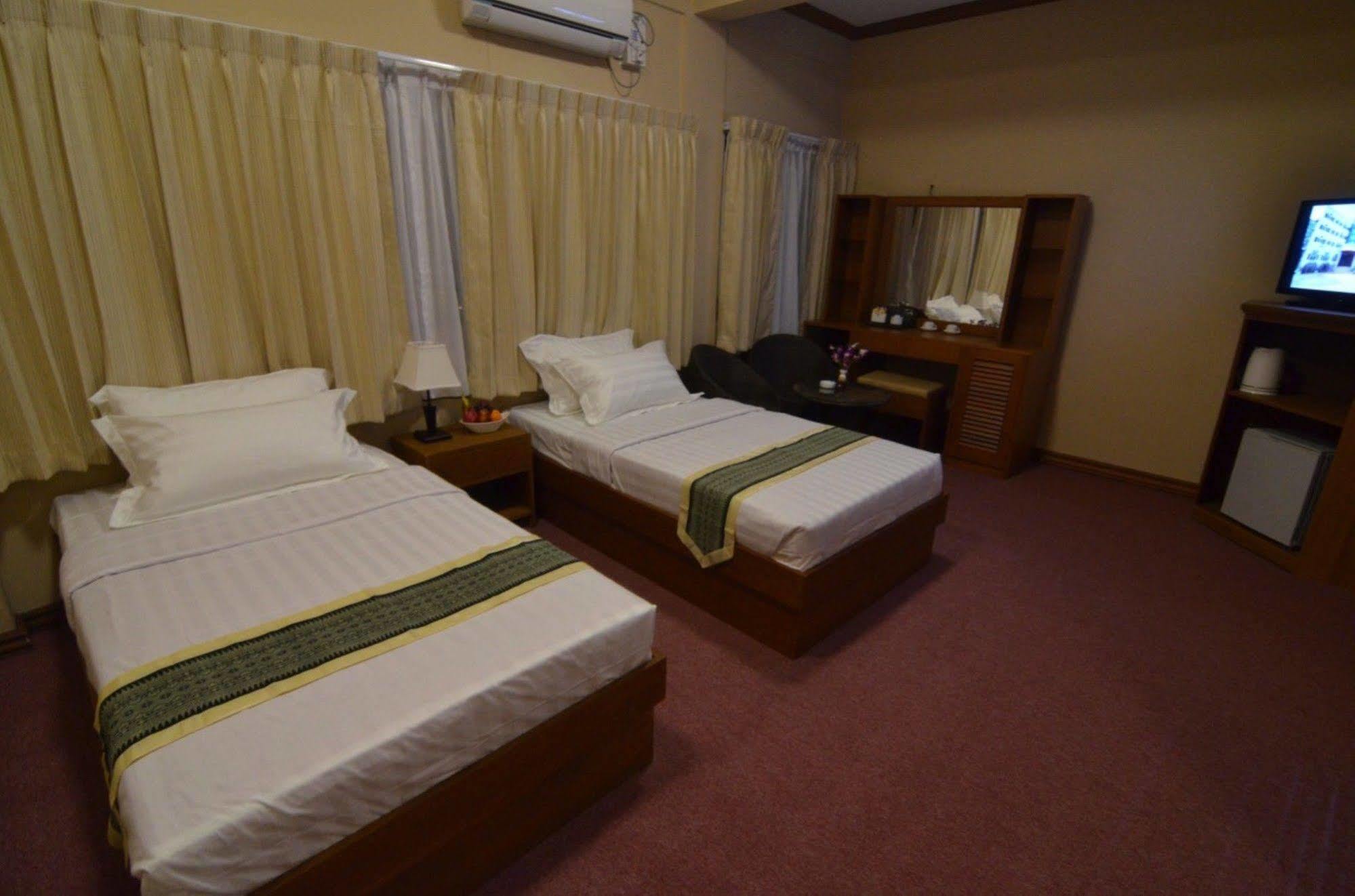 Kyi Tin Hotel مانديلاي المظهر الخارجي الصورة