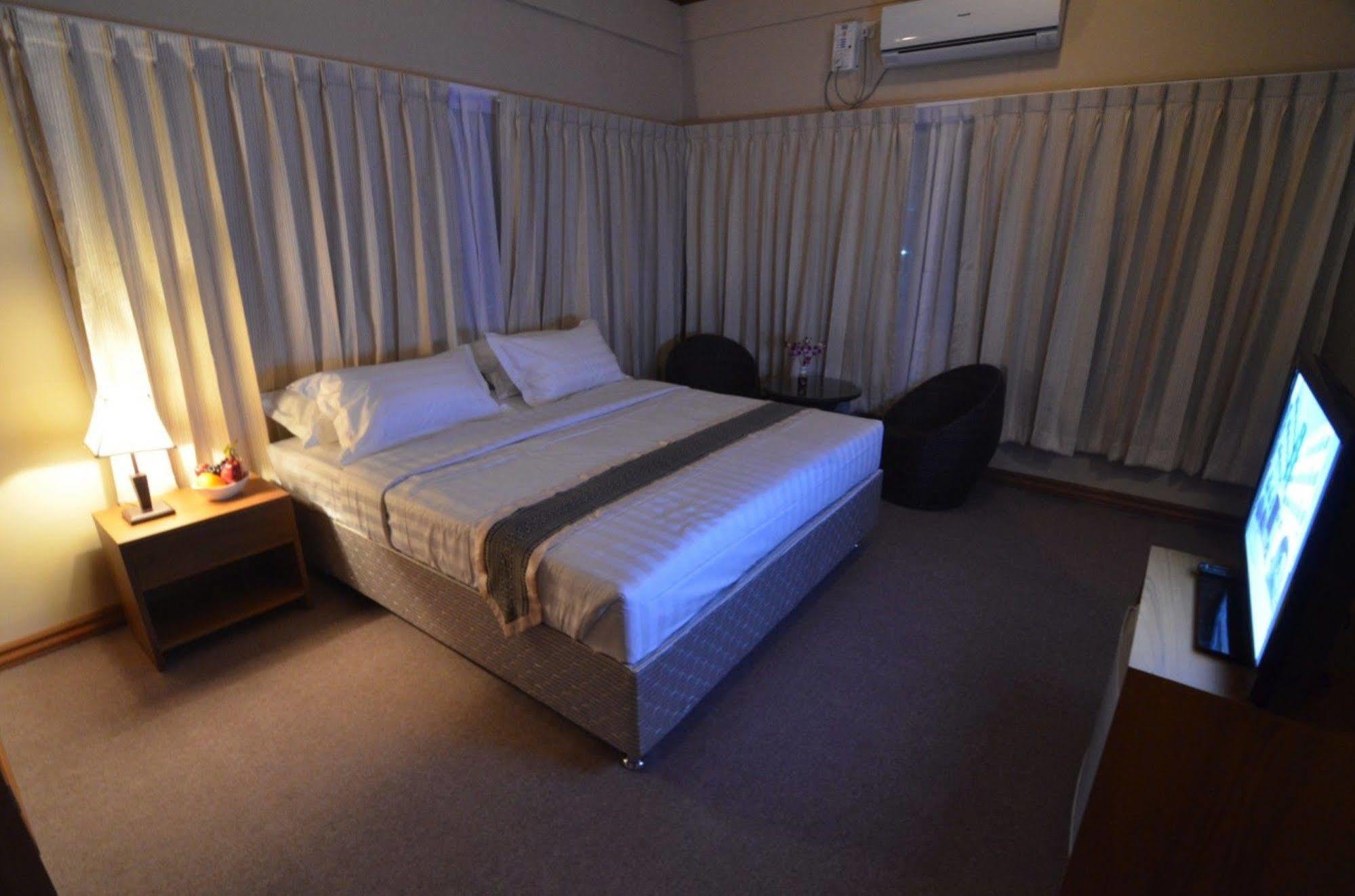Kyi Tin Hotel مانديلاي المظهر الخارجي الصورة